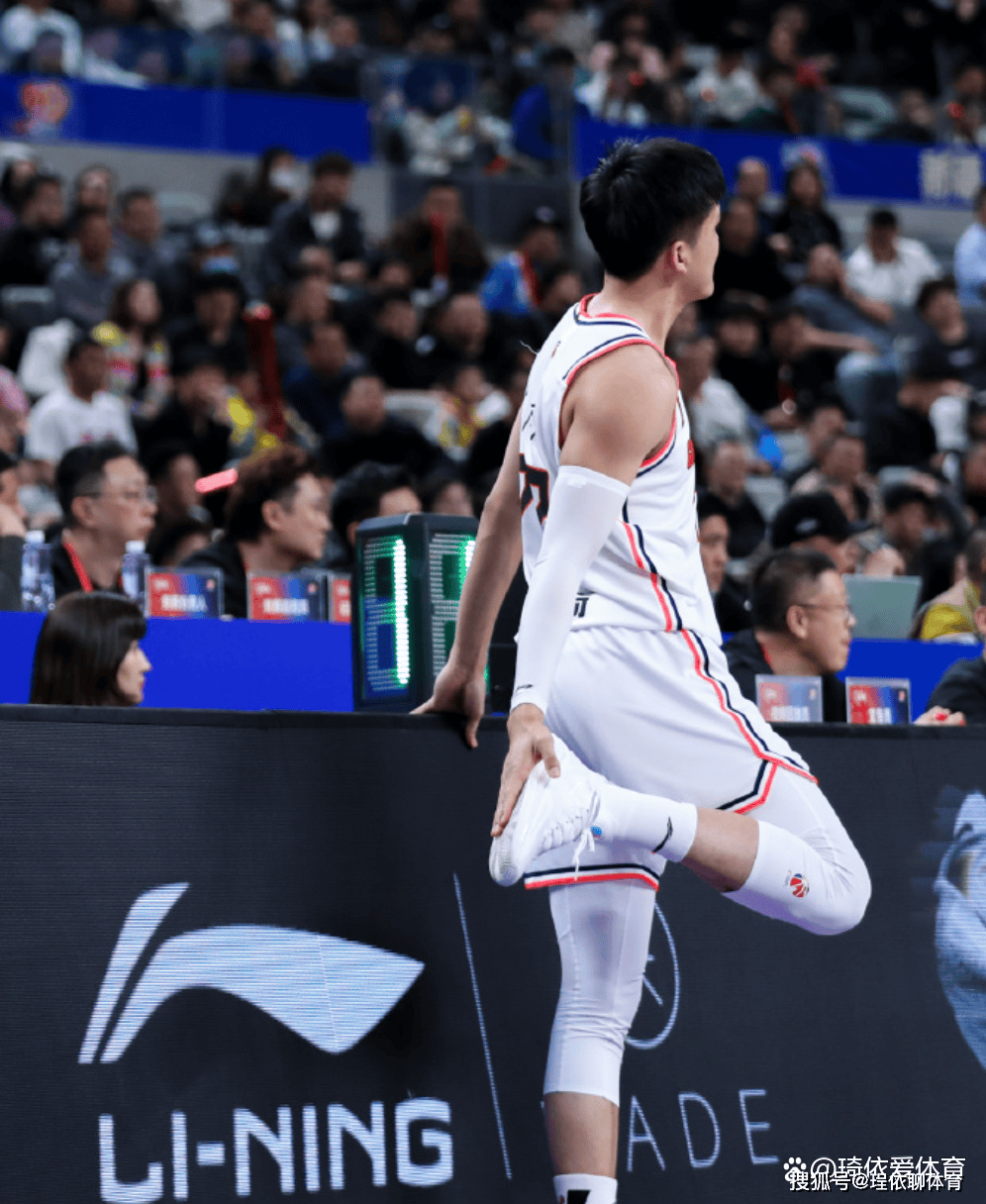 CBA风云:转会惊现南北大交易,北京捡漏防守尖兵,山东组双保险